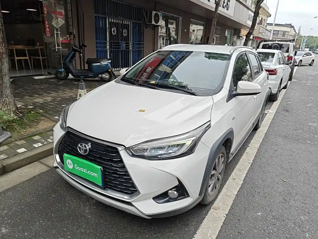 Toyota Yaris L — миниатюра 2