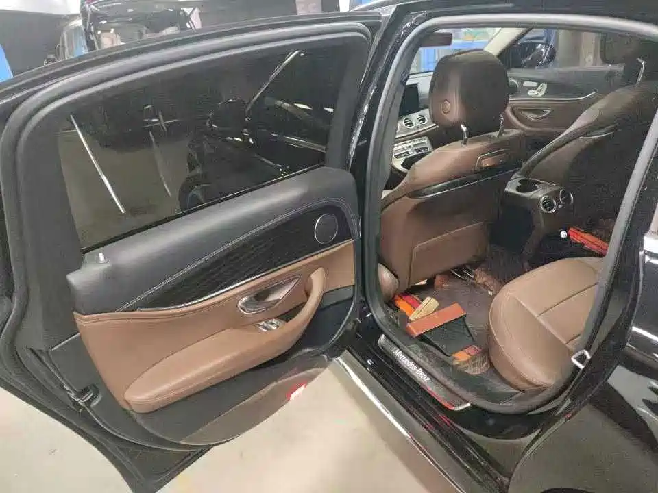 Mercedes-Benz E-Class — миниатюра 5