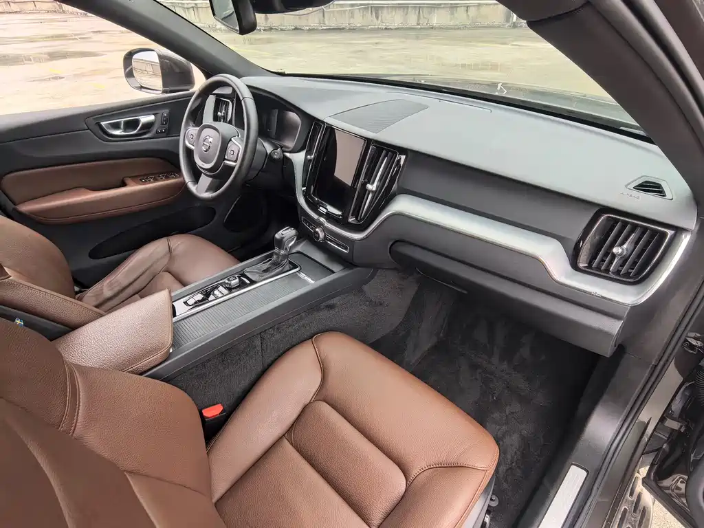 Volvo XC60 — миниатюра 10