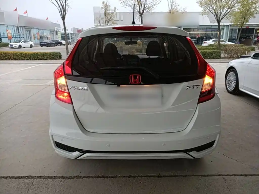 Honda Fit — миниатюра 6