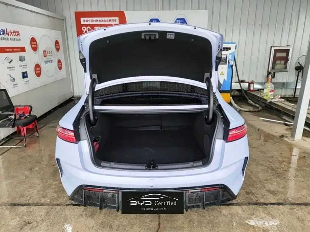 BYD Seal 2025 650