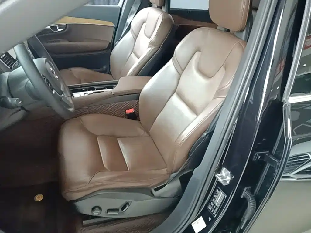 Volvo XC90 — миниатюра 15