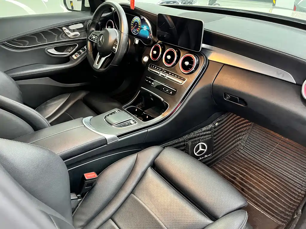 Mercedes-Benz C-Class — миниатюра 8