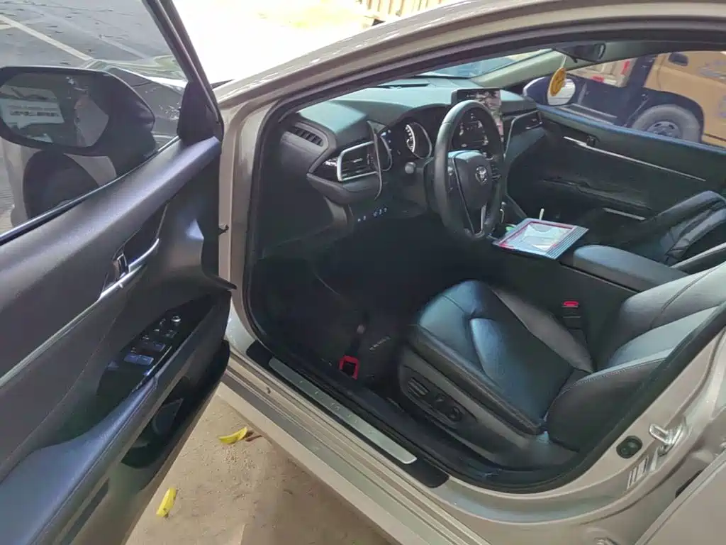 Toyota Camry — миниатюра 16