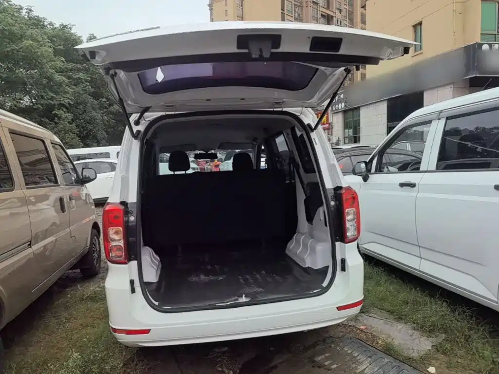 Wuling Hongguang — миниатюра 19