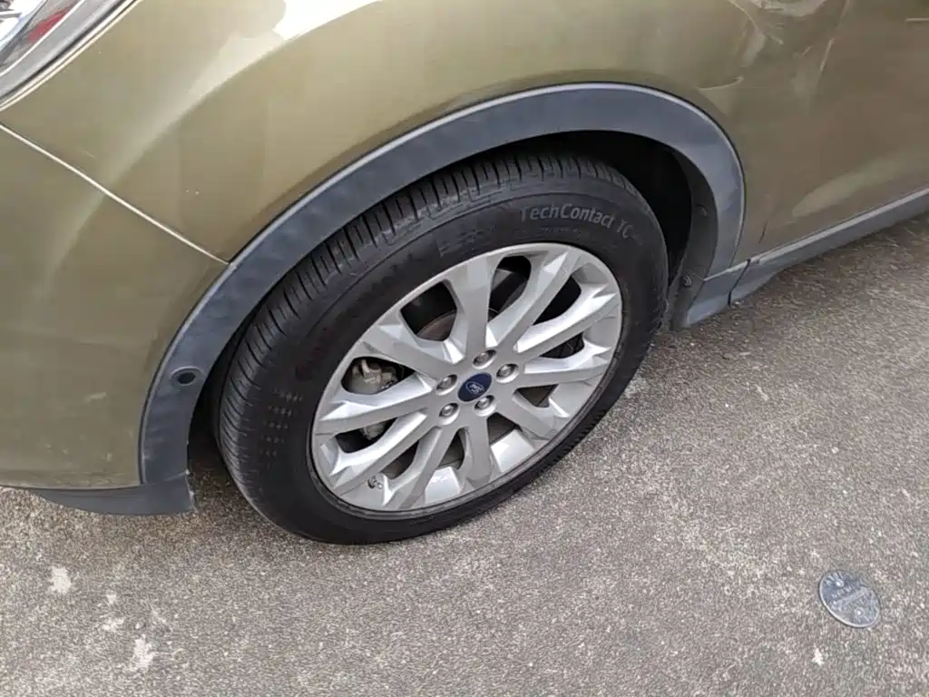 Ford Kuga — миниатюра 23