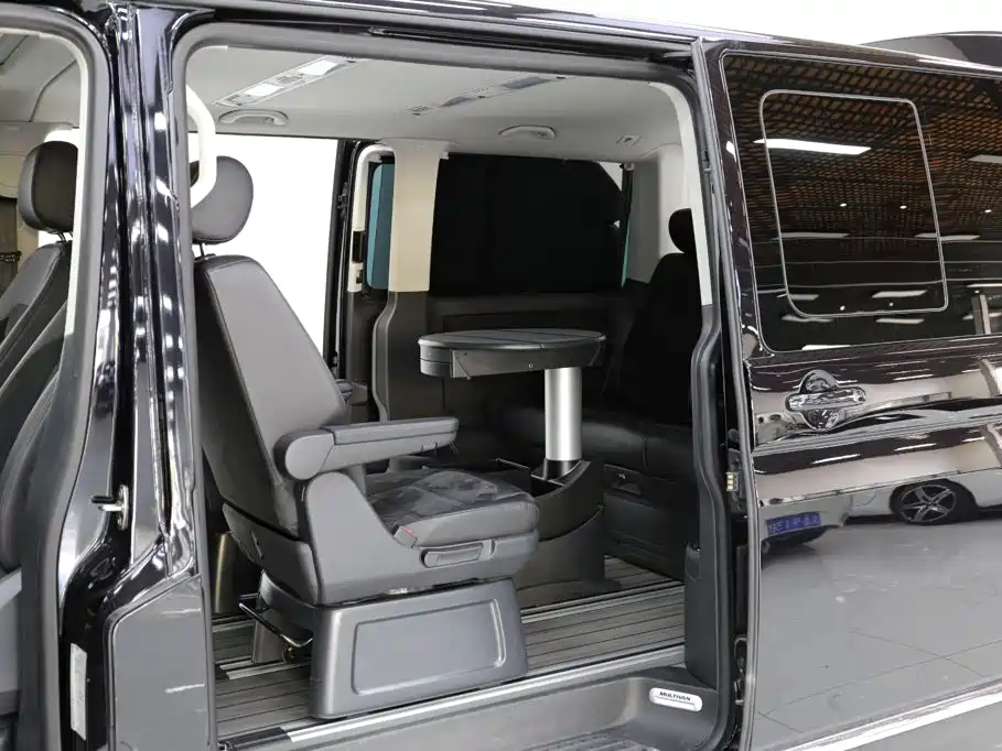 Volkswagen Multivan — миниатюра 9