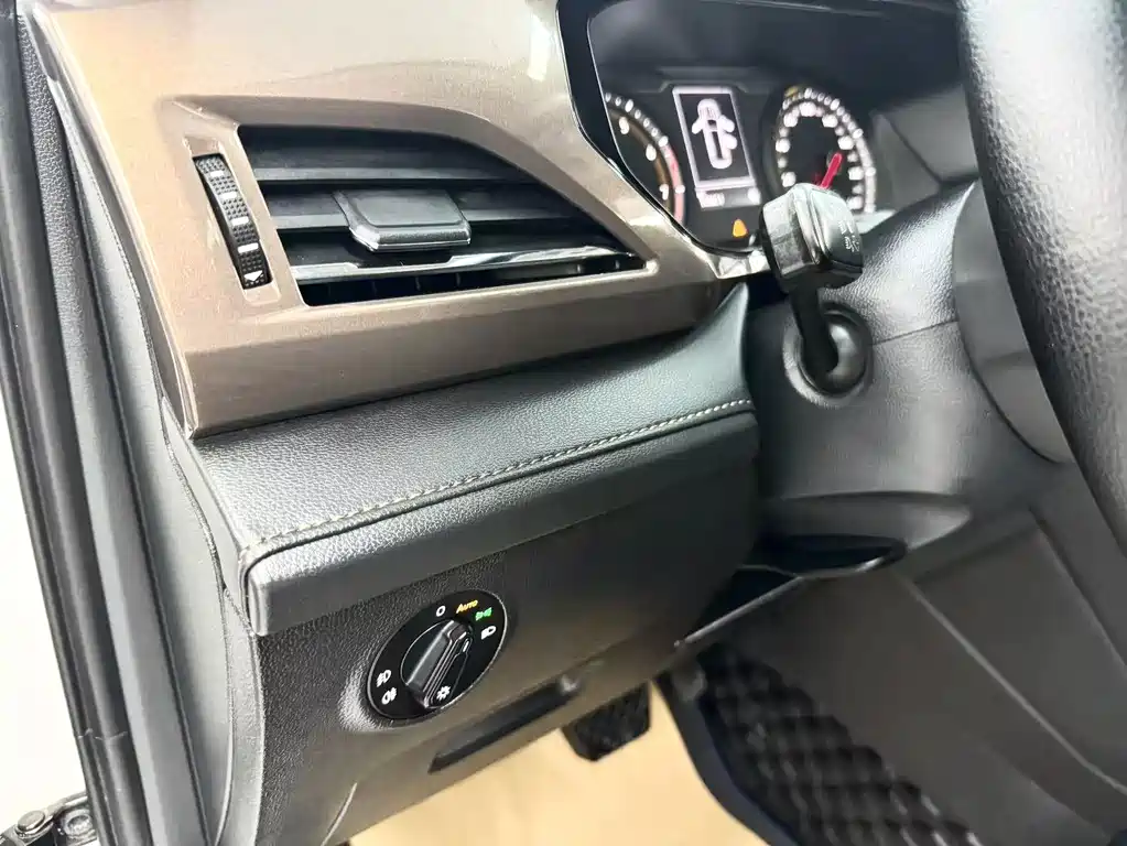 Volkswagen Tharu — миниатюра 10