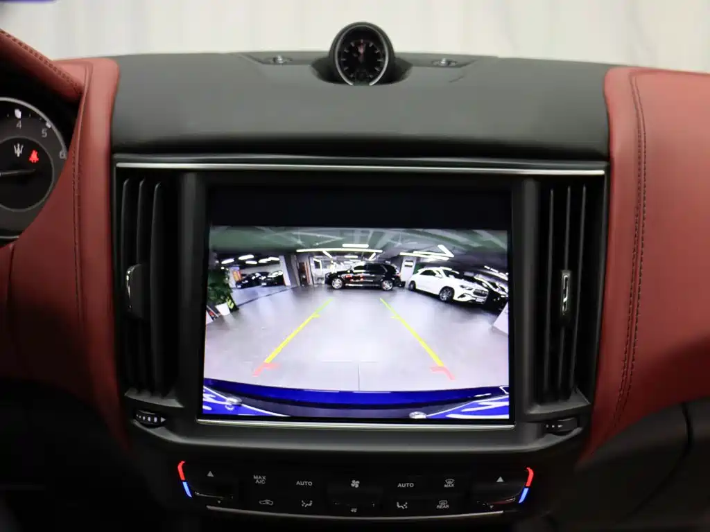 Maserati Levante — миниатюра 15