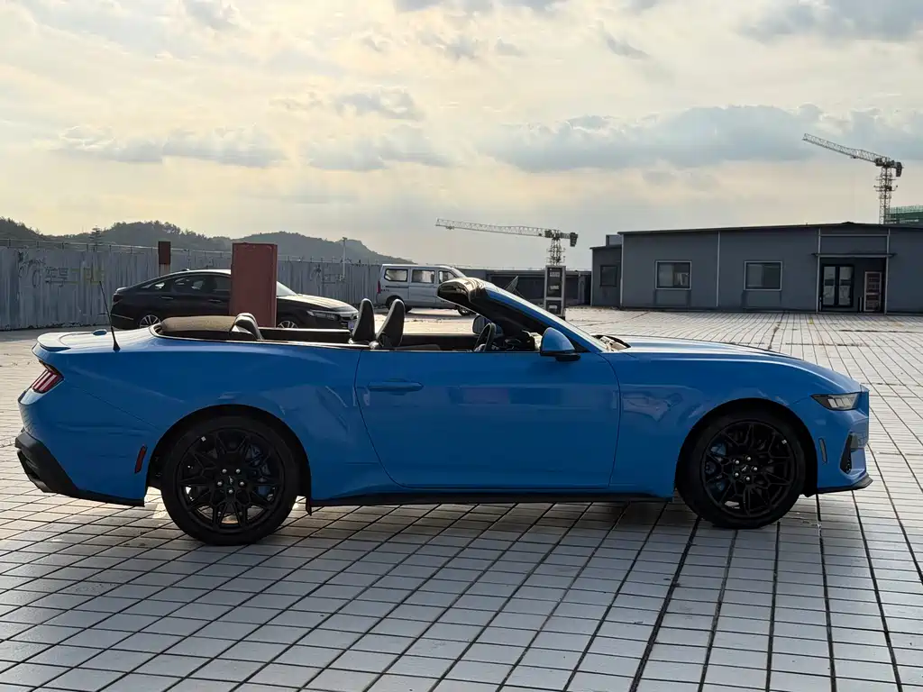 Ford Mustang — миниатюра 4