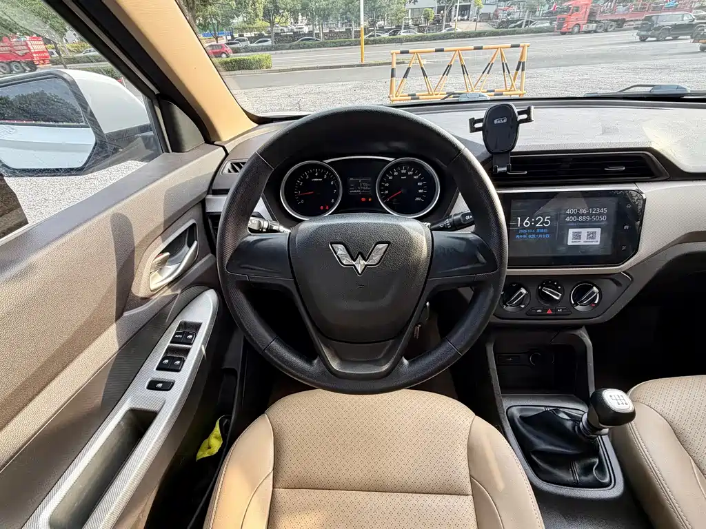 Wuling Hongguang — миниатюра 7