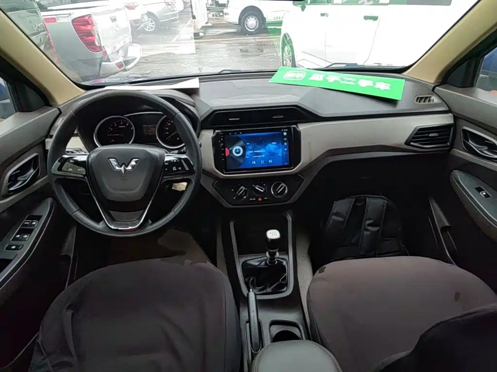 Wuling Hongguang — миниатюра 10