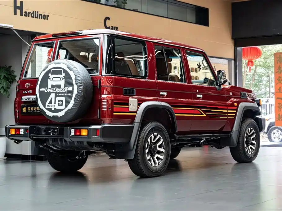 Toyota Land Cruiser LC76 2025 4.0L AT