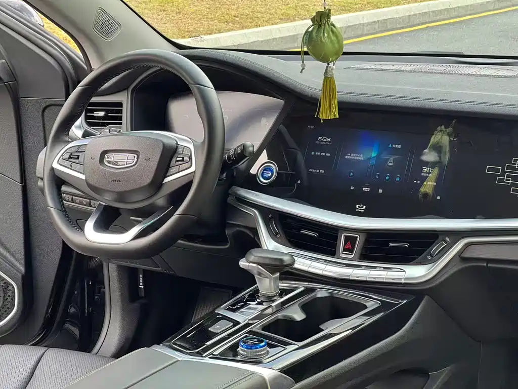 Geely Borui Hybrid — миниатюра 13