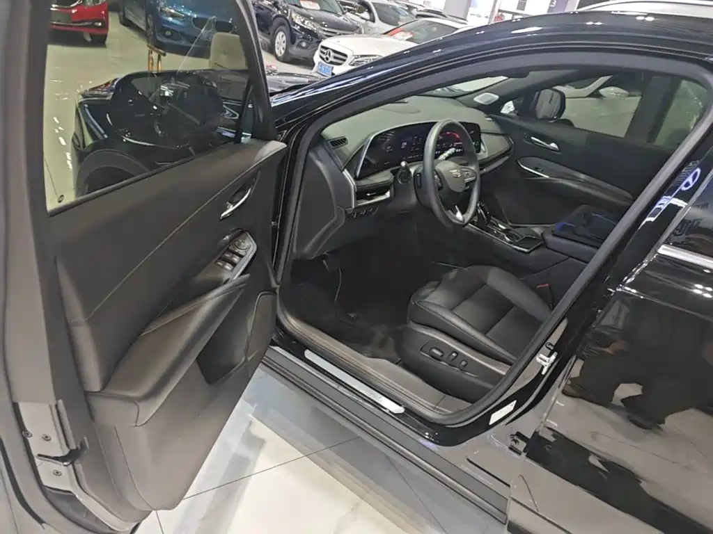Cadillac XT4 — миниатюра 16