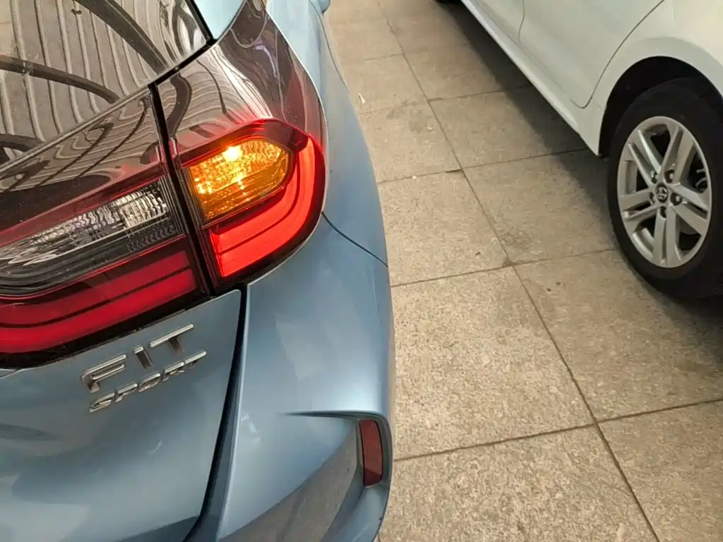 Honda Fit — миниатюра 8