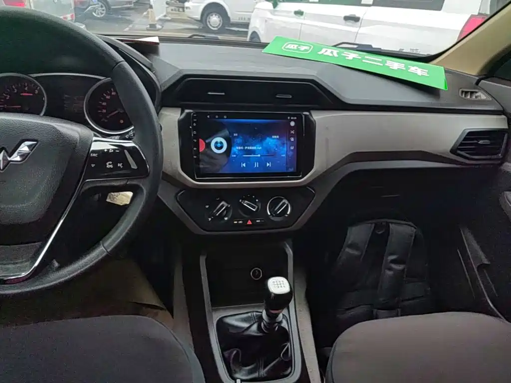 Wuling Hongguang — миниатюра 13