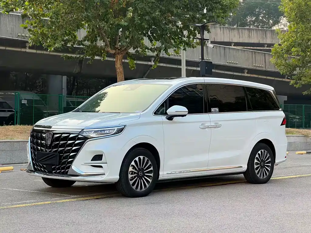 Roewe iMAX8 New Energy — миниатюра 2