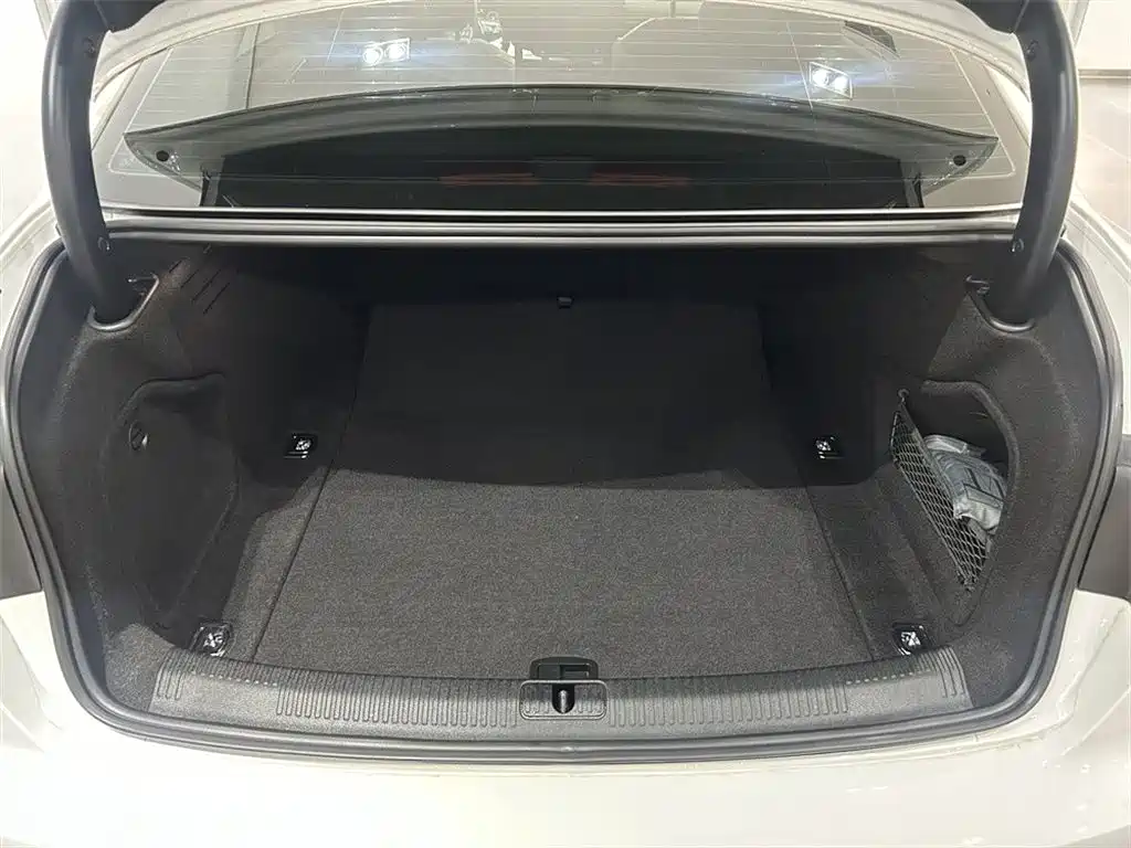 Audi A4L — миниатюра 9