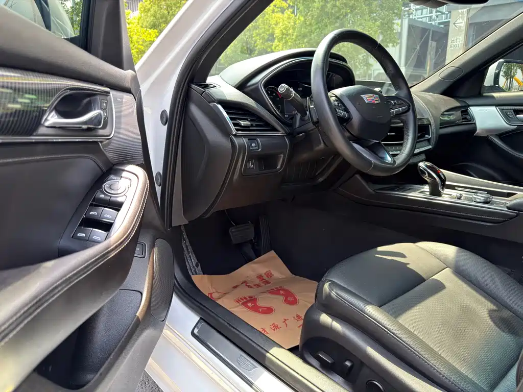 Cadillac CT5 — миниатюра 4