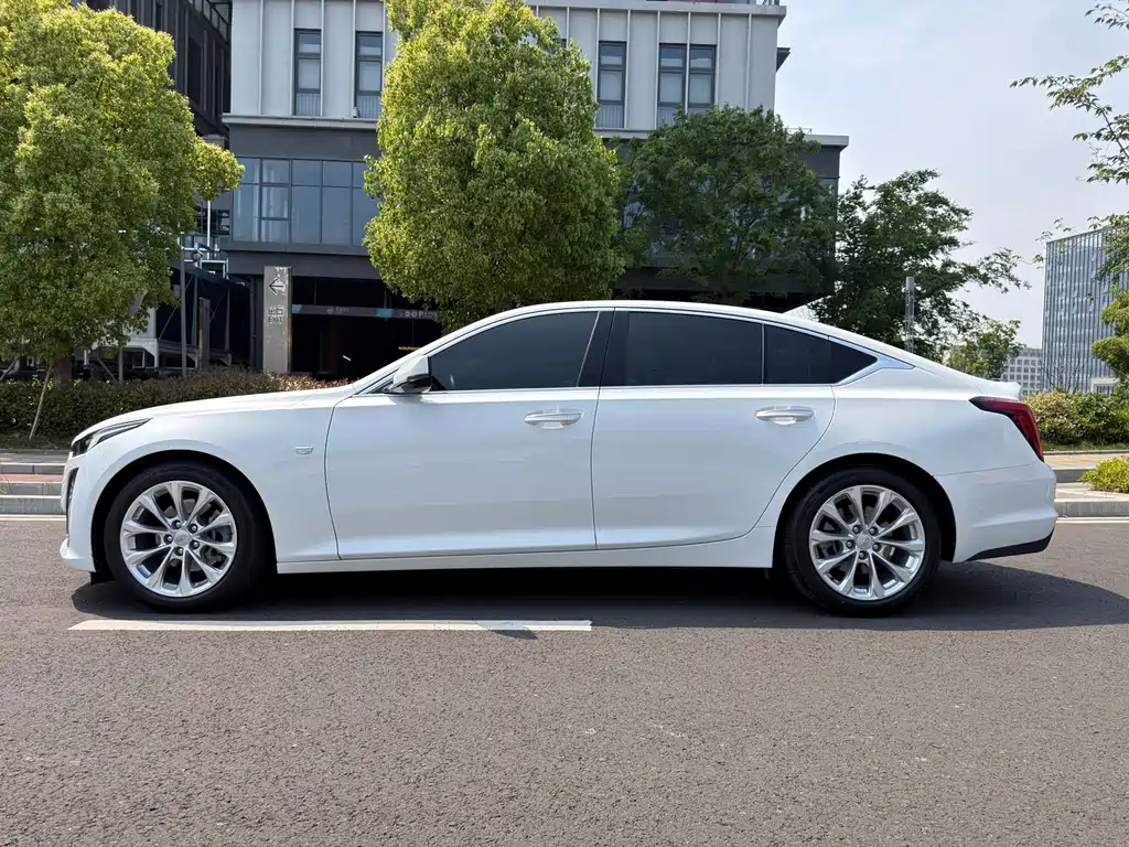 Cadillac CT5 — миниатюра 3