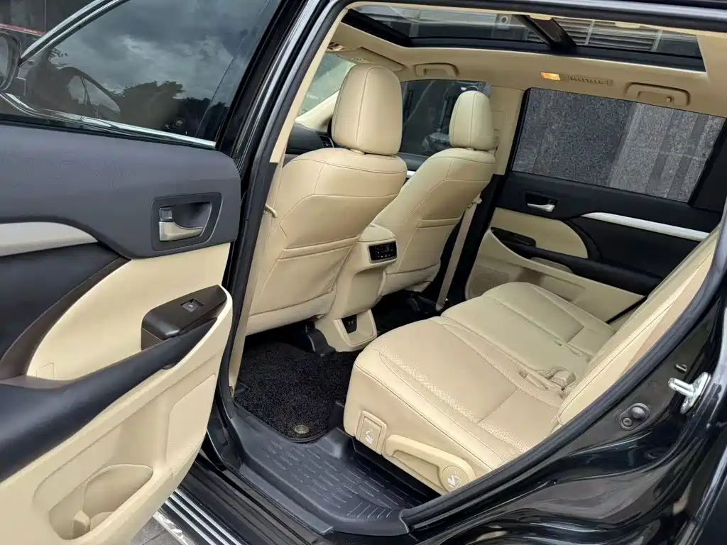 Toyota Highlander — миниатюра 10