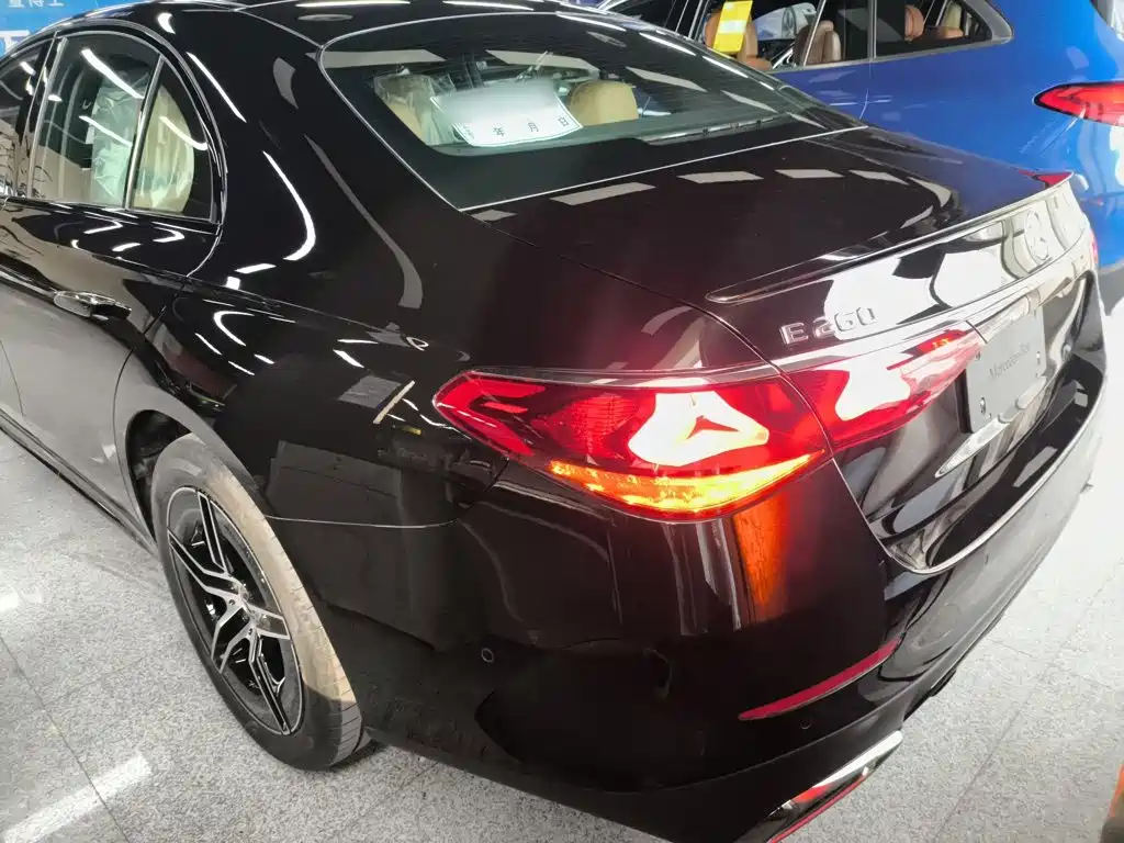 Mercedes-Benz E-Class (Import) — миниатюра 23