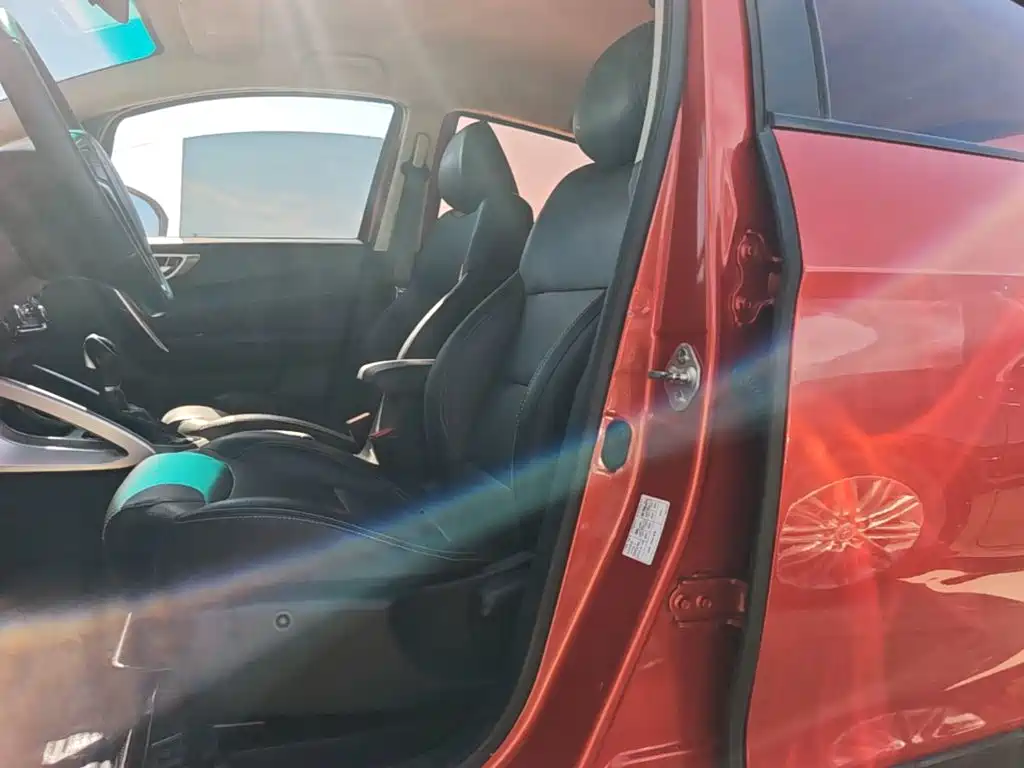 Geely Vision X3 — миниатюра 15