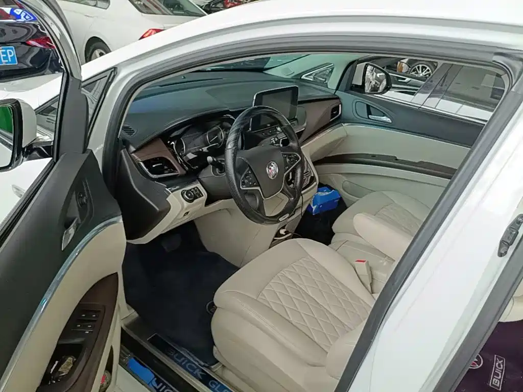 Buick GL8 — миниатюра 16