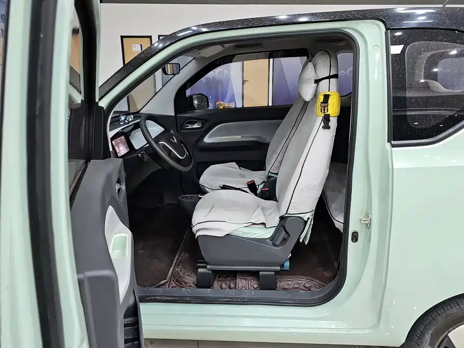 Wuling MINIEV — миниатюра 9