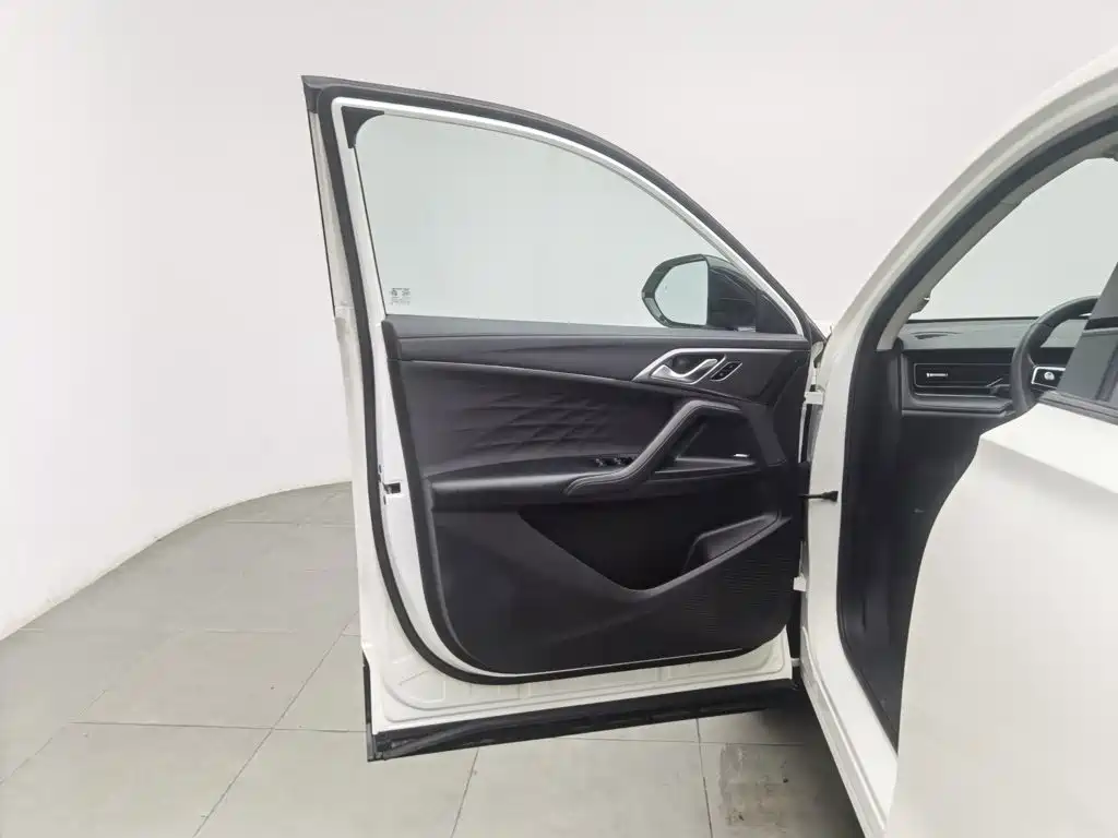 Roewe RX5 — миниатюра 8