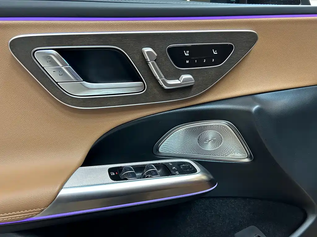 Mercedes-Benz E-Class — миниатюра 5