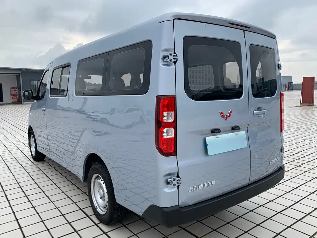 Wuling Yangguang — миниатюра 4