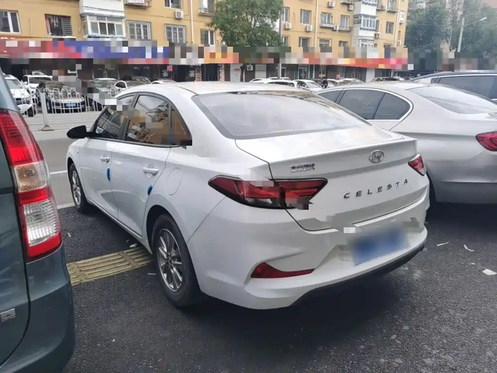 Hyundai Elantra — миниатюра 5