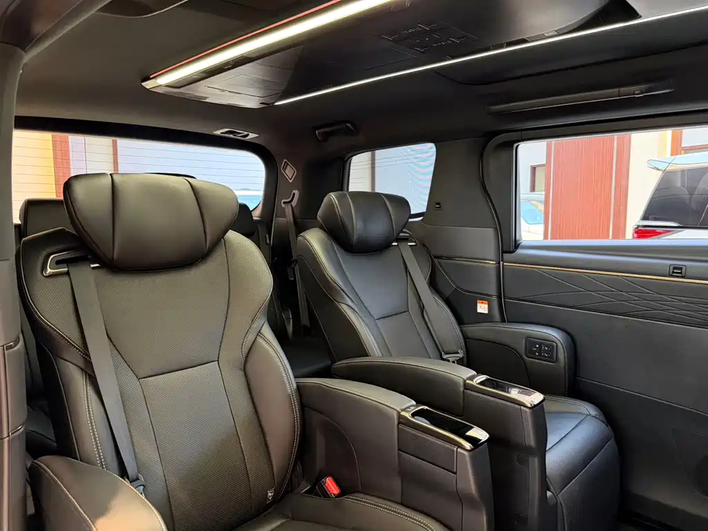 Toyota Alphard 2025 2.5L Luxury