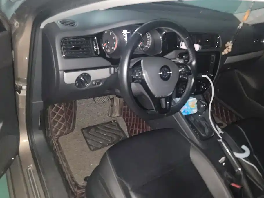 Volkswagen Sagitar — миниатюра 12
