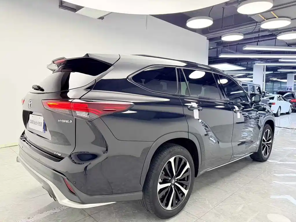 Toyota Crown Kluger 2023 2.5L HEV Luxury