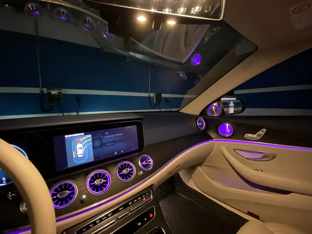 Mercedes-Benz E-Class — миниатюра 11
