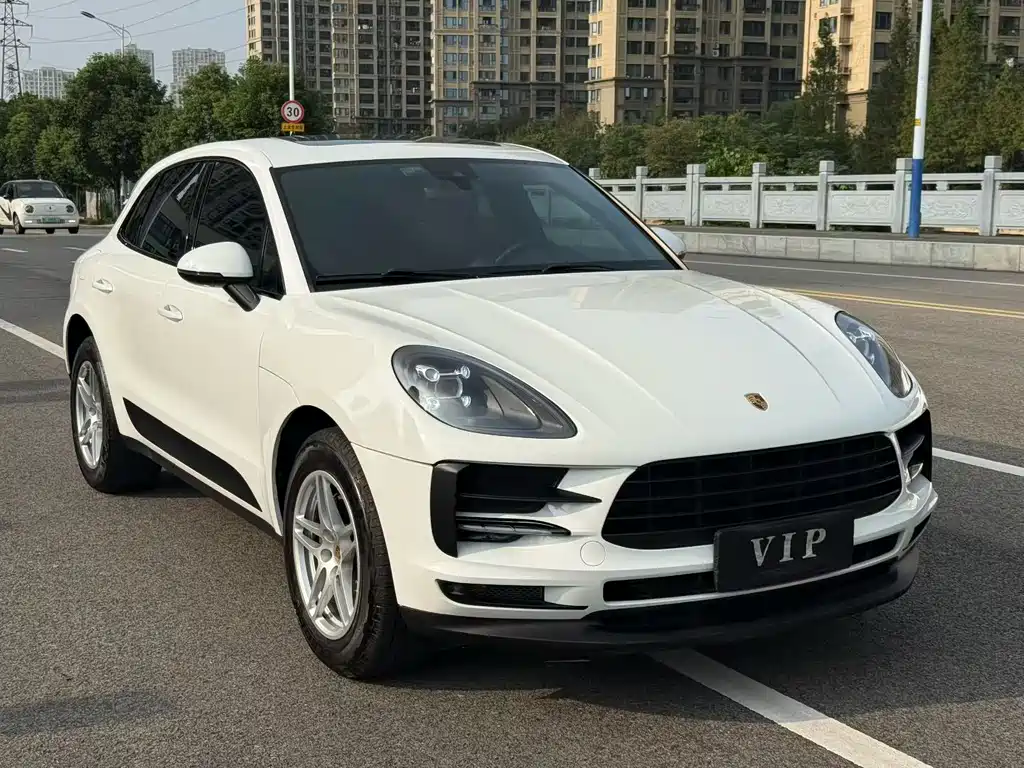 Porsche Macan — миниатюра 3