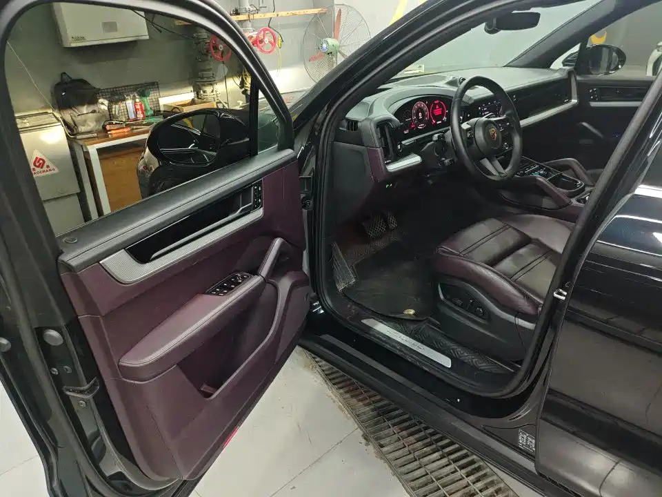 Porsche Cayenne — миниатюра 5