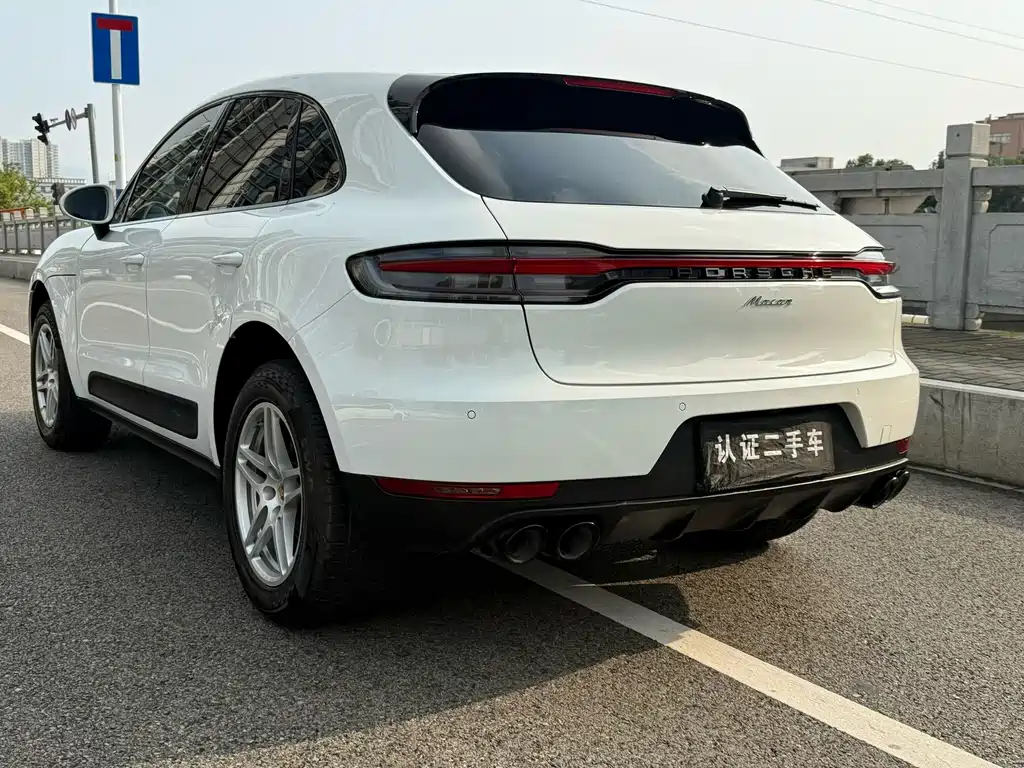 Porsche Macan — миниатюра 9