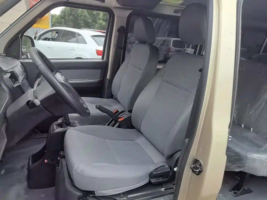 Wuling Rongguang — миниатюра 15