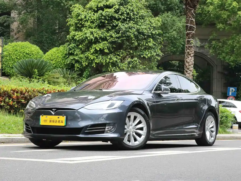 Tesla Model S 2018