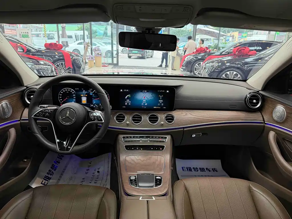 Mercedes-Benz E-Class — миниатюра 10