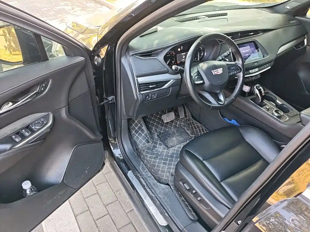 Cadillac XT4 — миниатюра 16