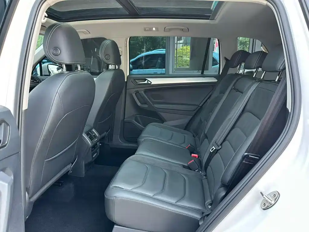 Volkswagen Tiguan L — миниатюра 7