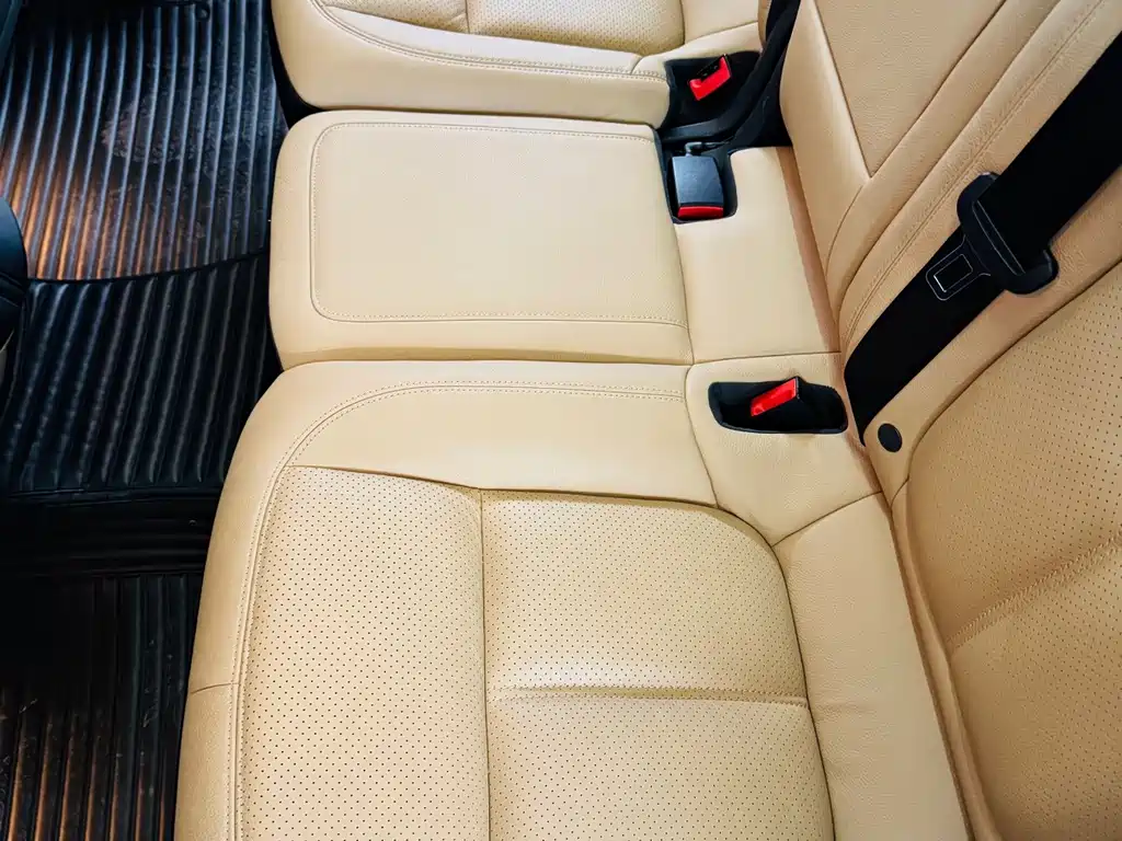 Porsche Cayenne — миниатюра 16