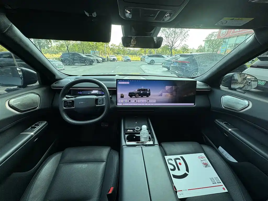 Lynk & Co 900 — миниатюра 6