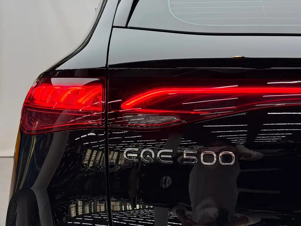 Mercedes-Benz EQE SUV — миниатюра 5