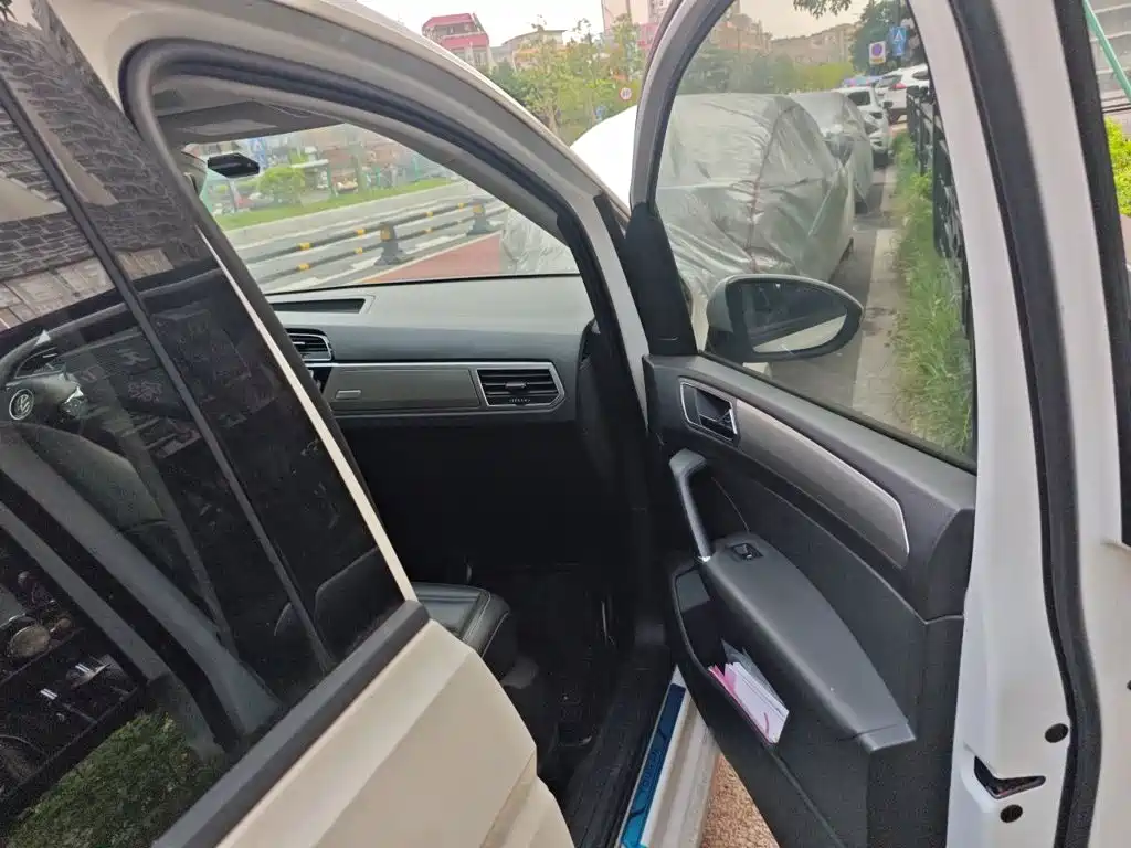 Volkswagen Touran — миниатюра 19